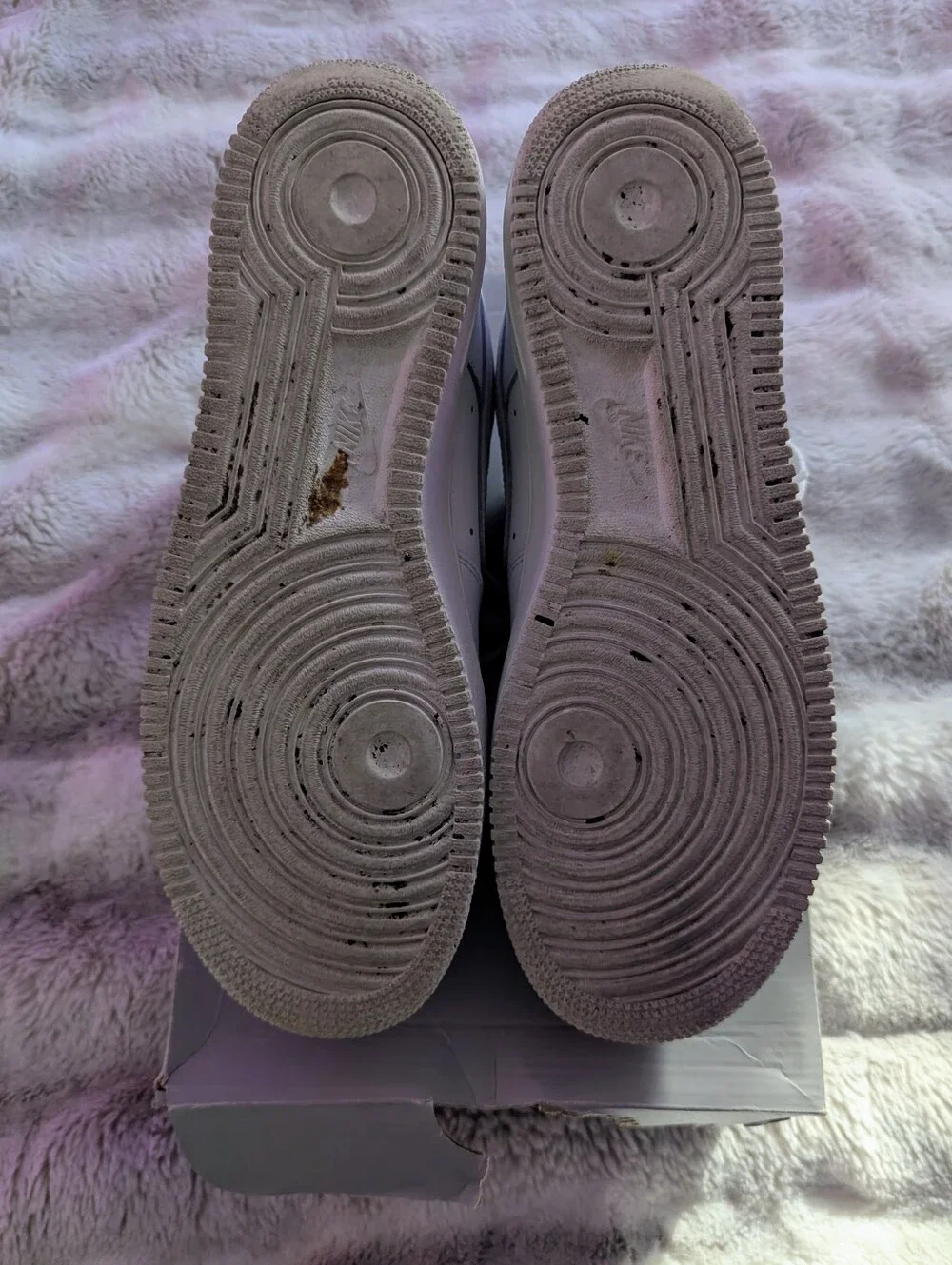 Nike Air Force 1 '07 White Low Men’s Size 12 With OG Damanged Box